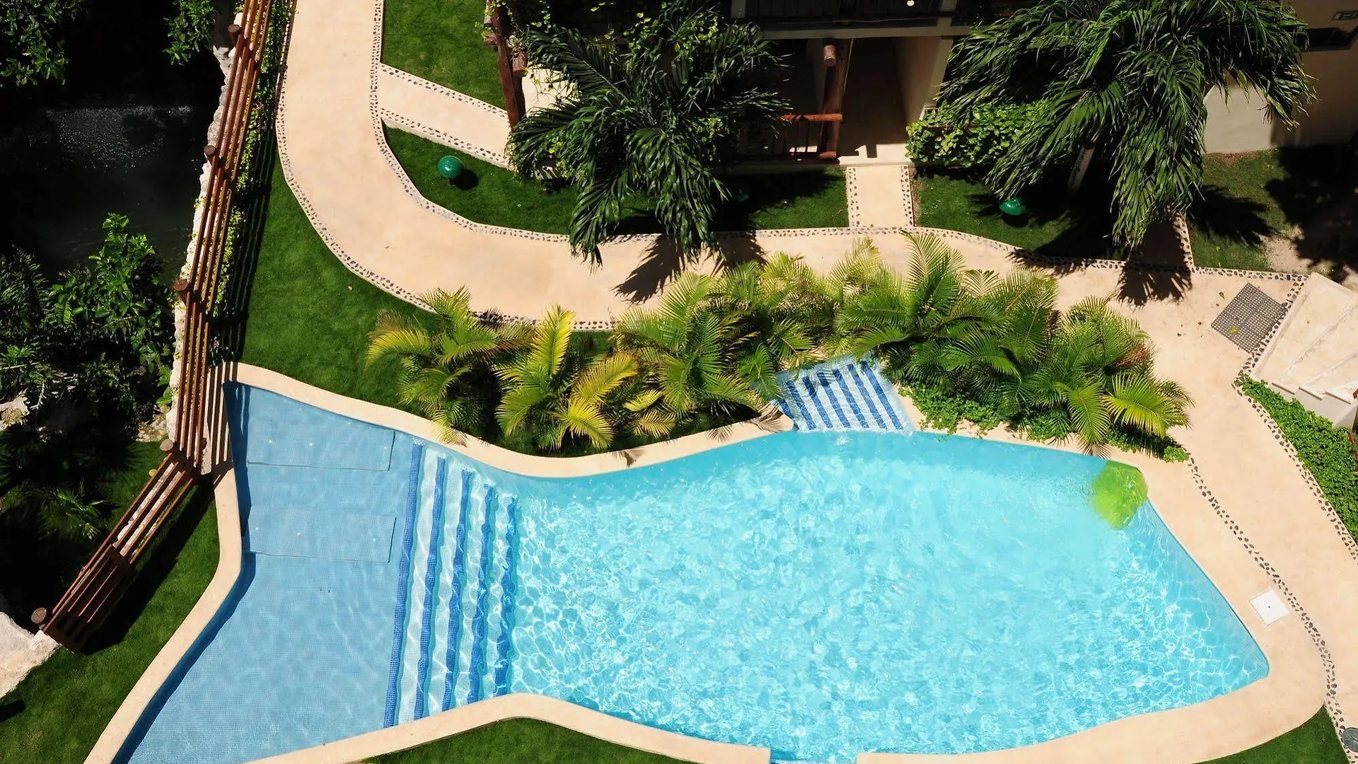 Hotel Posada Sian Kaan Playa Del Carmen 3*,